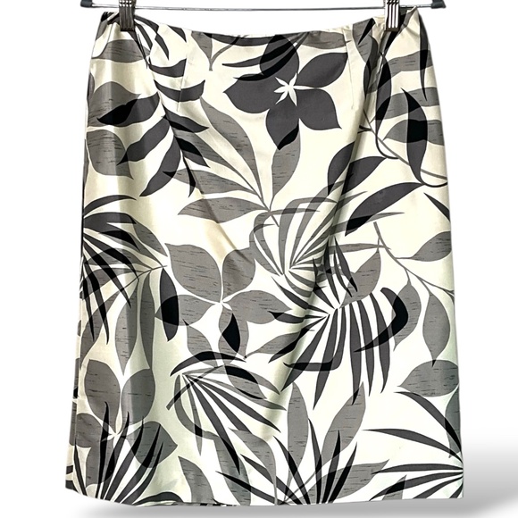 TALBOTS 100% Pure Silk Fully Lined Mini Pencil Skirt Side Zip Leaf Design Sz 10 - Picture 1 of 10